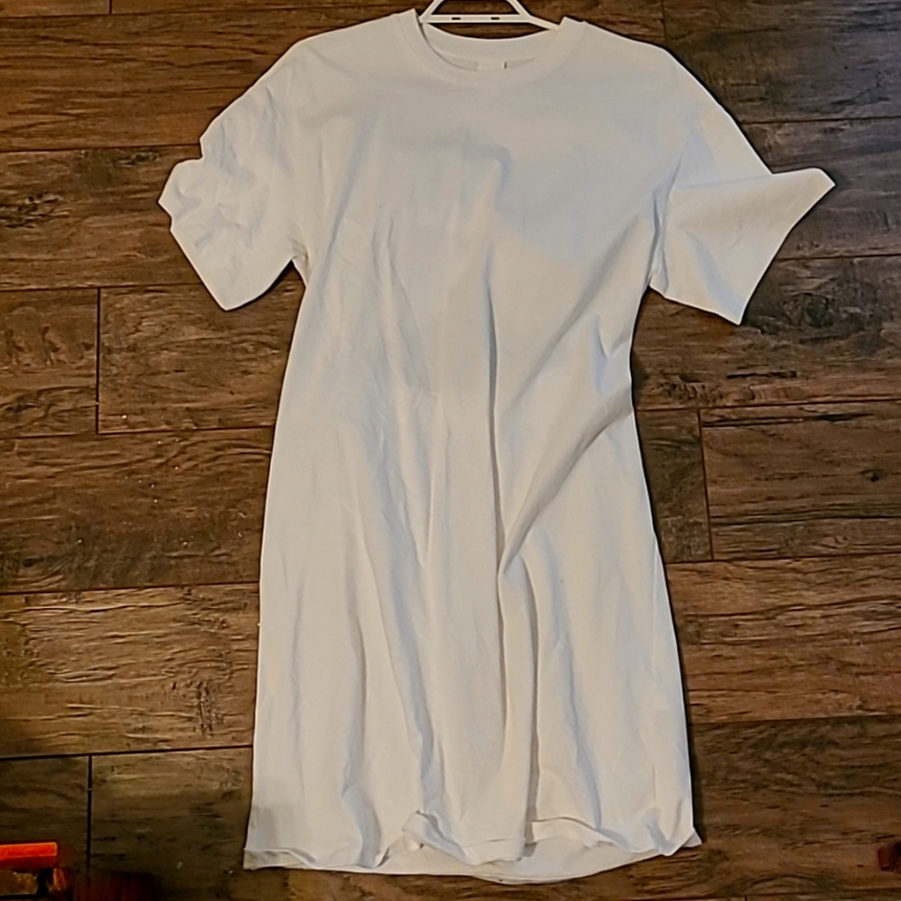 H&M | White TShirt Dress w/ Open Back Small